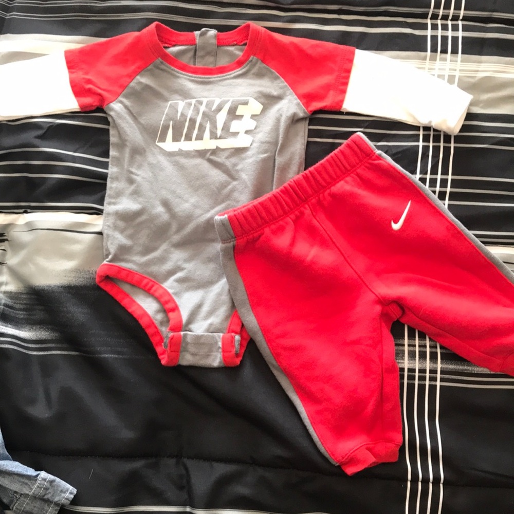 Nike outfit 3-6m